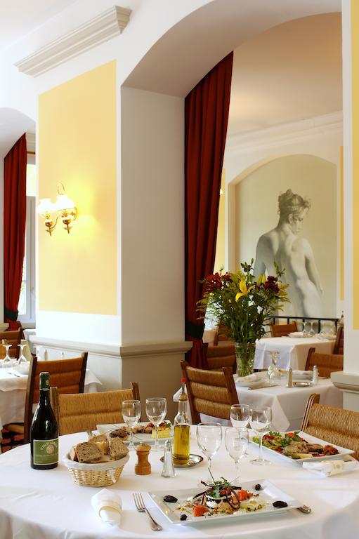 Hotel Colombet Nyons Εξωτερικό φωτογραφία